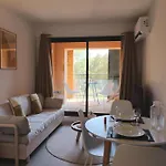 Apartment Stephi - Superbe T2 Acces Plage, Piscine Chauffee