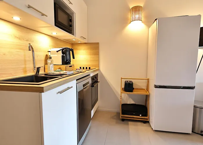 Magnifique T2 Accès Et Piscine Chauffée Pianottoli-Caldarello (Corsica)