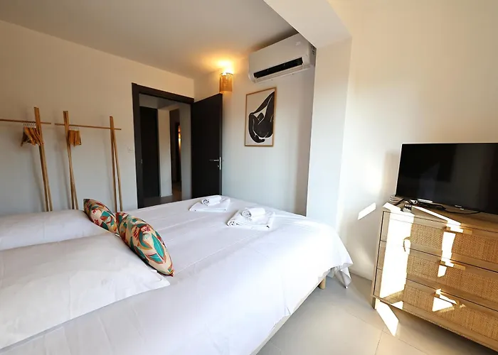 Stephi - Superbe T2 Acces Plage, Piscine Chauffee * Pianottoli-Caldarello (Corsica)